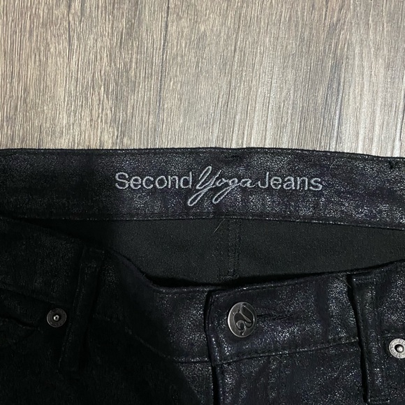 Shinny stretchy jeans - Picture 2 of 4